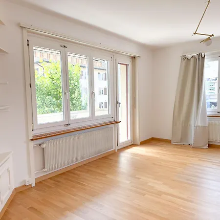New In 3 Bedrooms And Spacious Apartment *