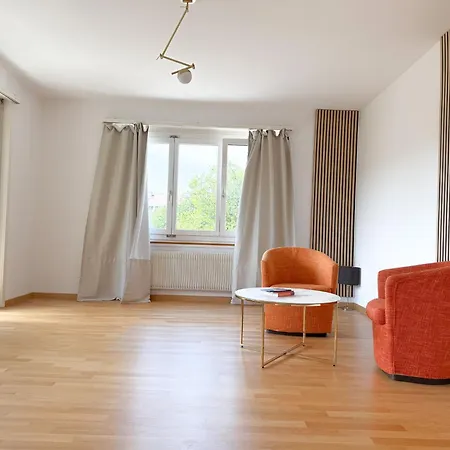 Apartment New In 3 Bedrooms And Spacious *