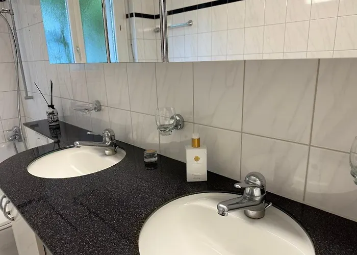 New In 3 Bedrooms And Spacious Apartament *