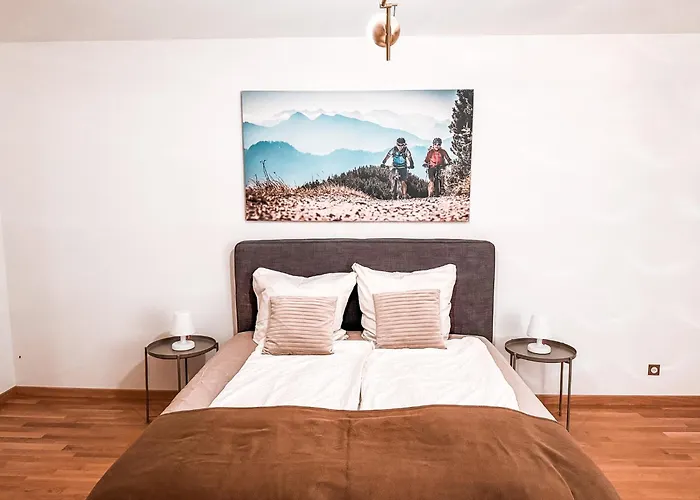 New In 3 Bedrooms And Spacious Berno